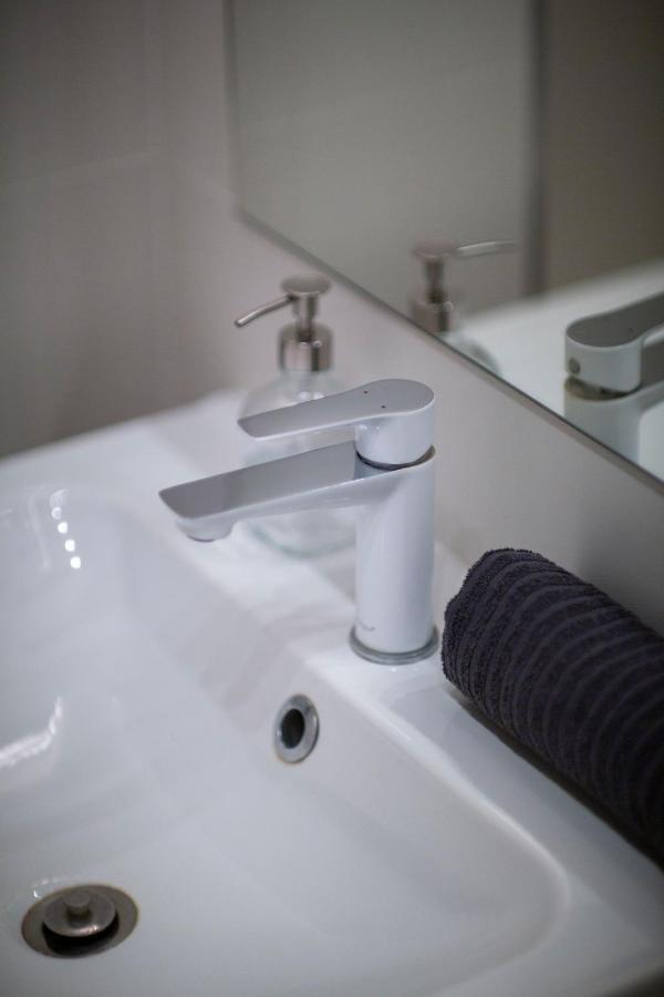 Unique Central 3 Floor Home With 4Bdrm, 3Bthrm บูดาเปสต์ ภายนอก รูปภาพ